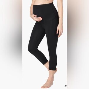 Beyond the Bump Maternity Capri Legging Black Size Small